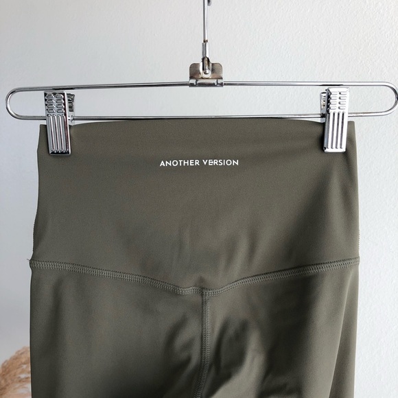 Another version high rise leggings - Picture 3 of 4